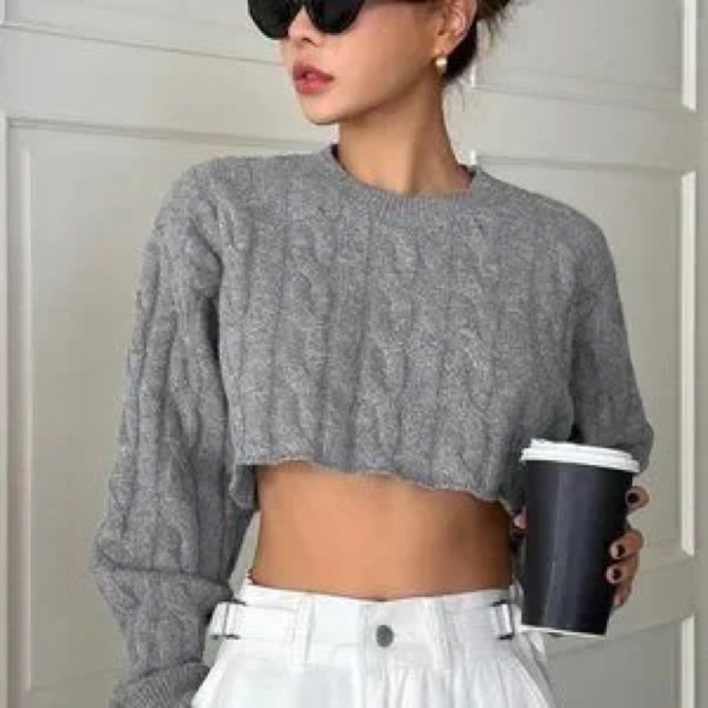 Commense Gray Cable Knit Cropped Sweater